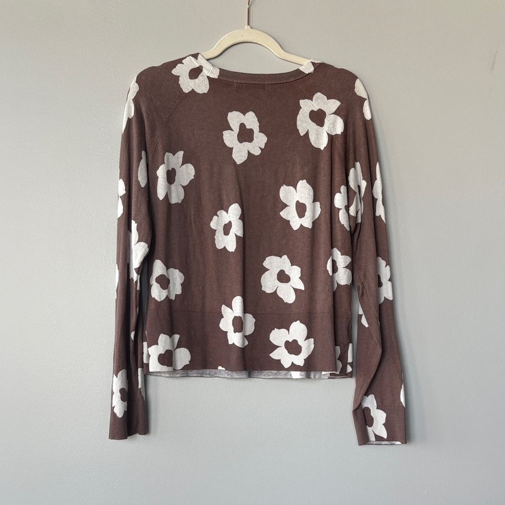 Sanctuary Brown and White Floral long sleeve cotton blend top round neckline - Picture 9 of 9